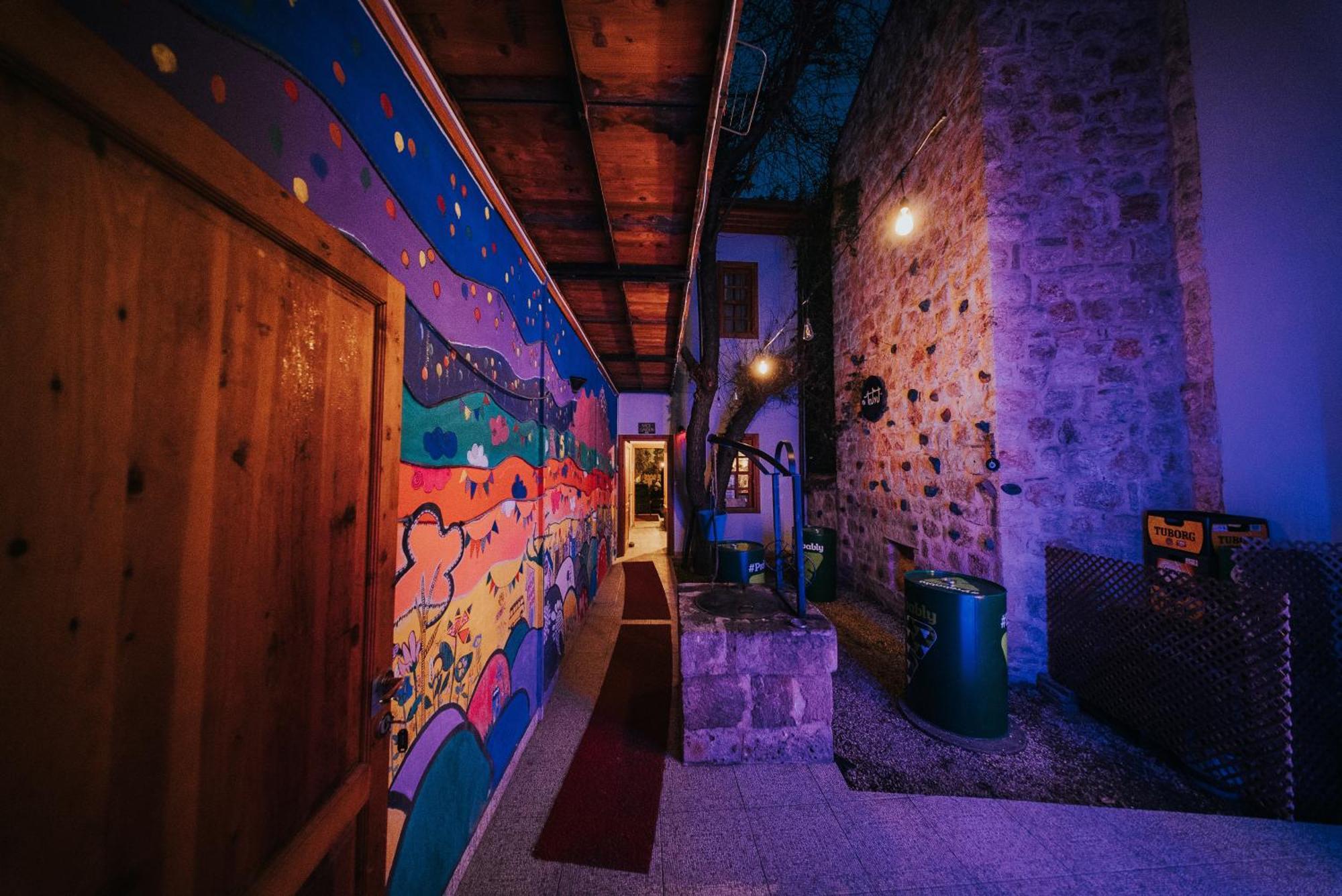 Kuyu Beergarden Hostel Antália Exterior foto