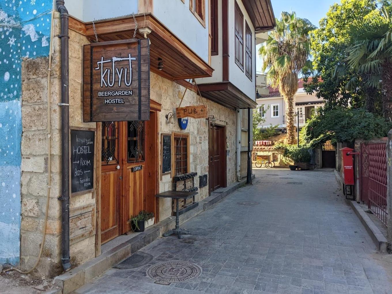 Kuyu Beergarden Hostel Antália Exterior foto